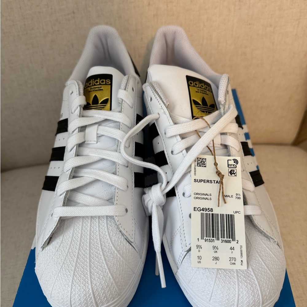 Adidas Superstar Sneakers BRAND NEW (Unisex)